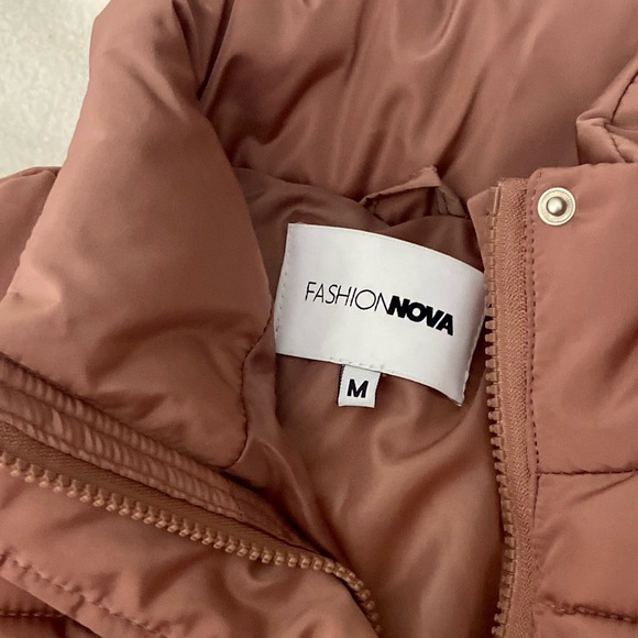 Fashion Nova Pink Puffer Jacket Womens Medium Quilted Snap Front Ribbed Hem - Picture 5 of 11